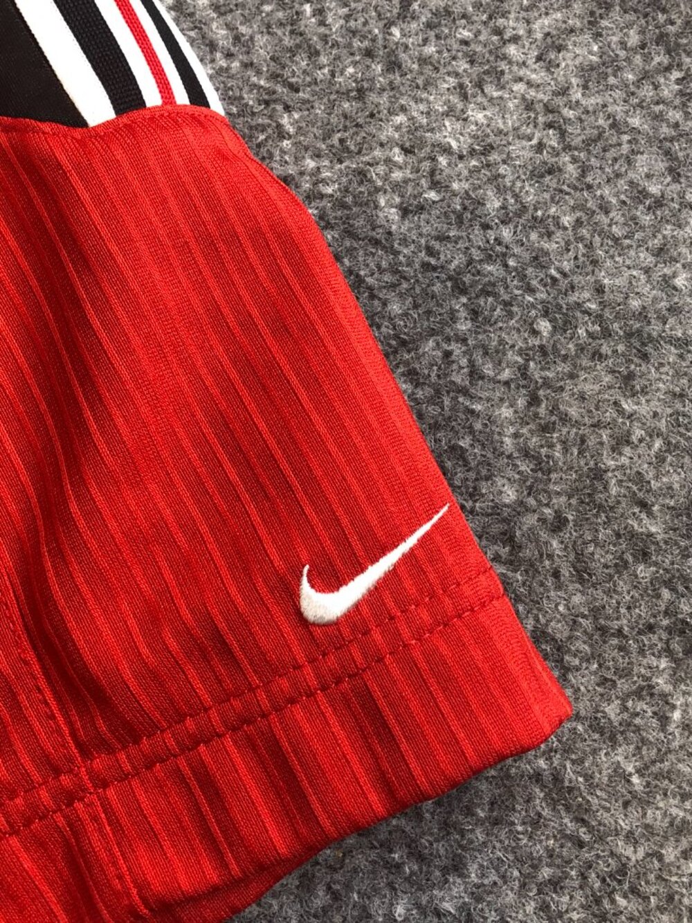Vintage Nike Shorts Mens XXL Red Black Pockets Dazzle Shiny Basketball Baggy Y2K - Picture 2 of 10